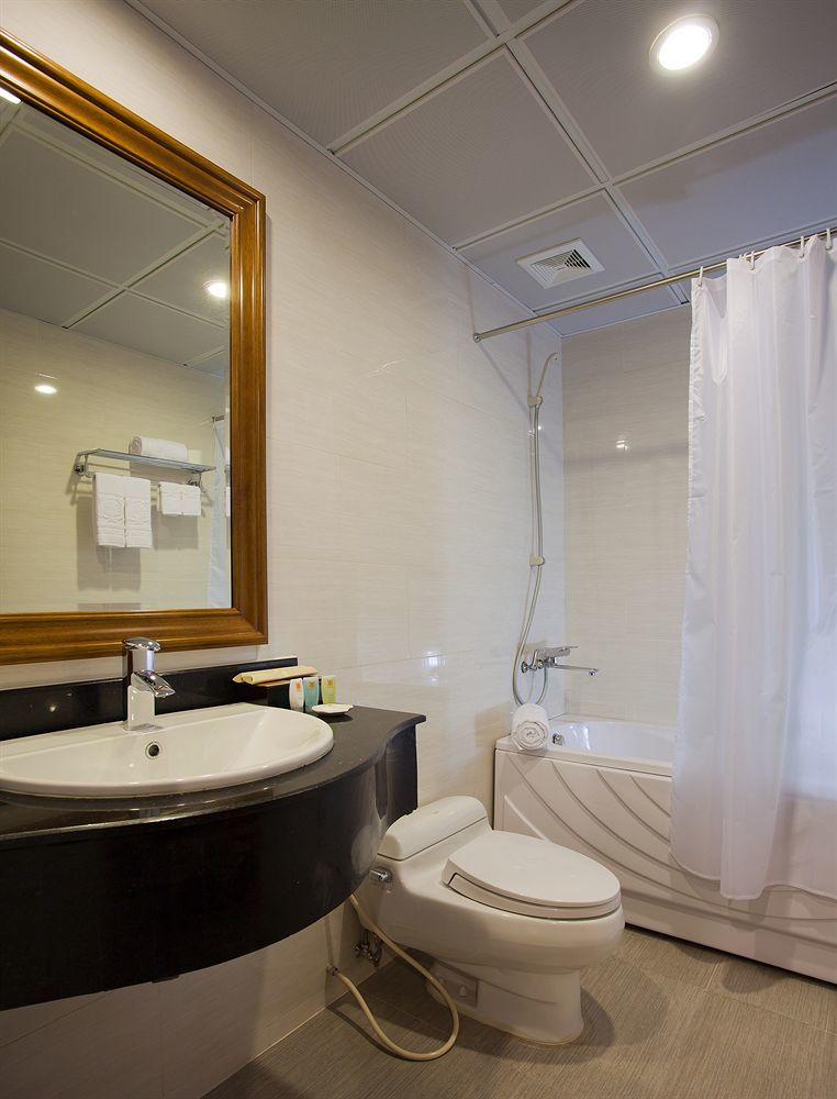 A25 Hotel - 19 Phan Dinh Phung Hanoi Exterior photo